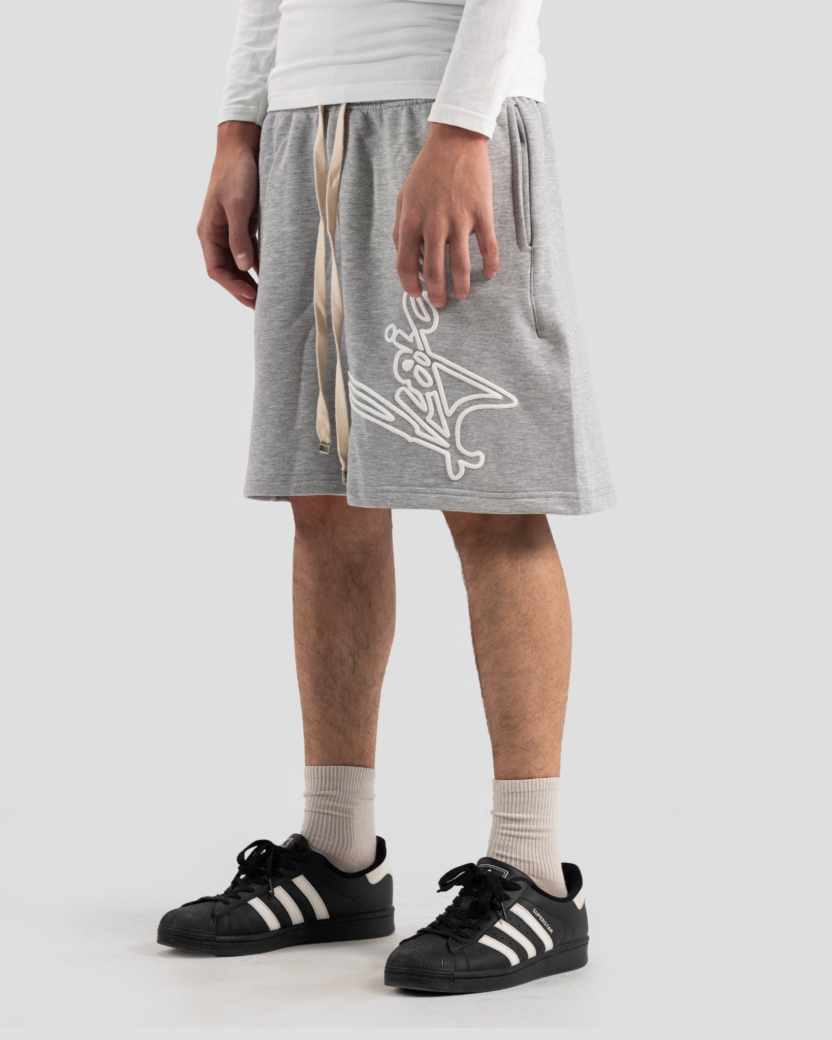 KOJAA OUT LINE SHORT GRAY