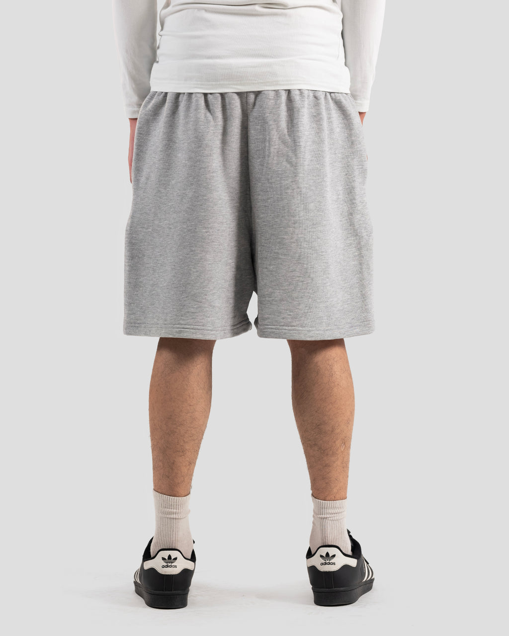 KOJAA OUT LINE SHORT GRAY