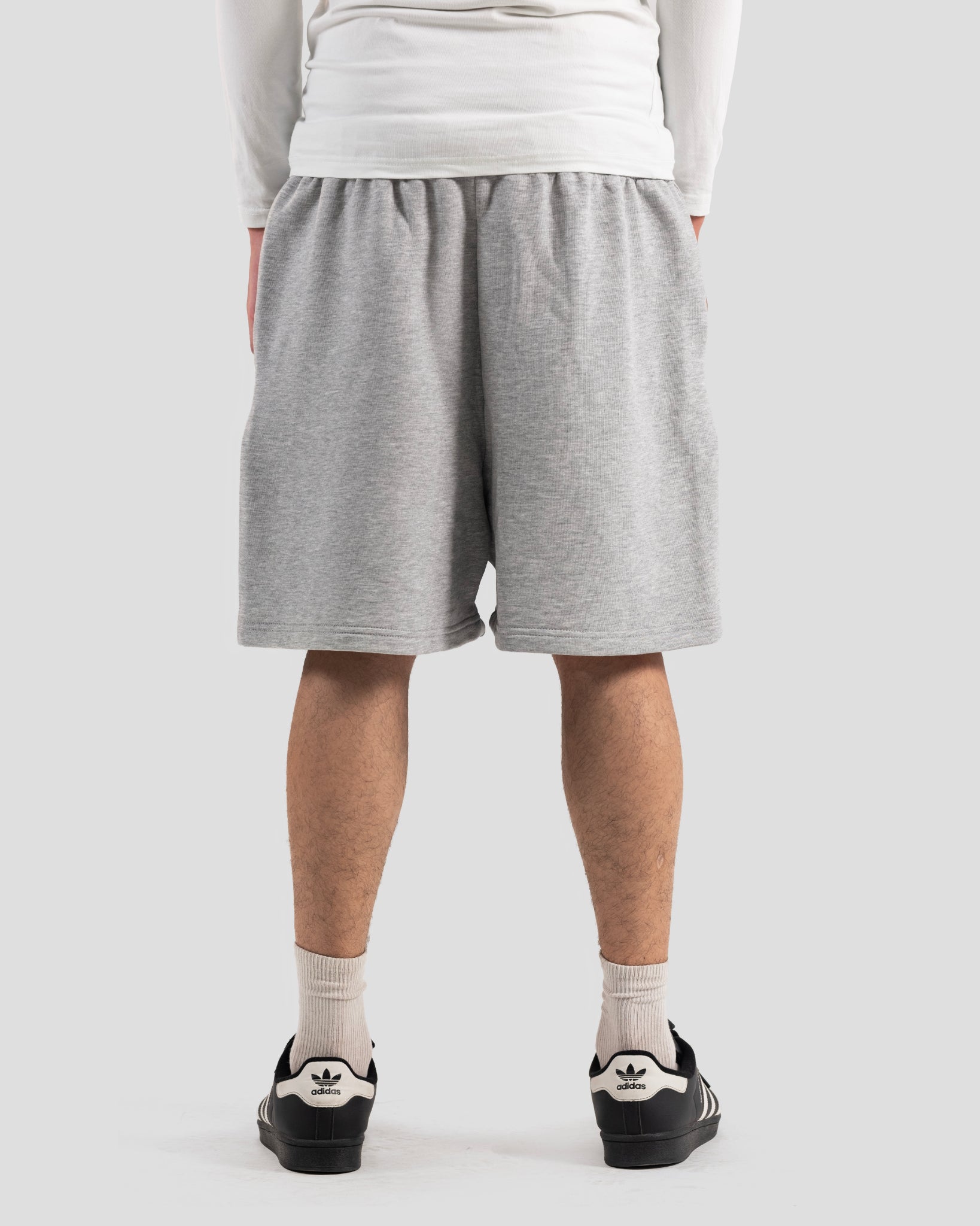 KOJAA OUT LINE SHORT GRAY